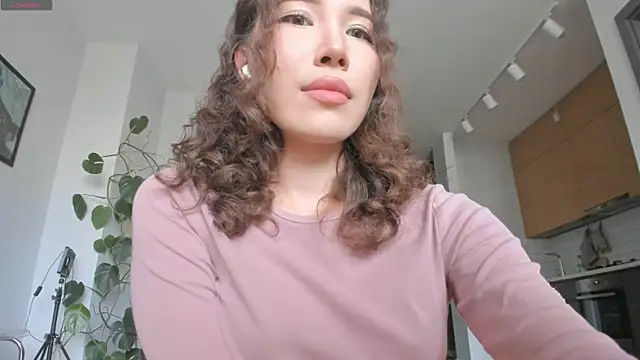 Snapshot of mey_baee chatting on 10.29.25 mey baee online show from 10.29.25