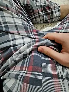 Snapshot of skiciyunis chatting on 03.17.25 skiciyunis online show from 03.17.25