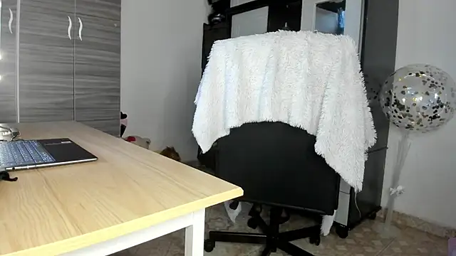 MollyCraft online show from 12.04.25