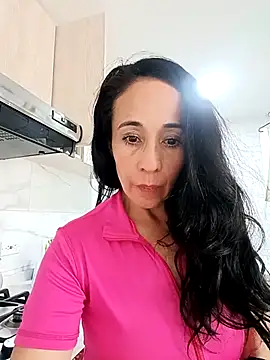 Snapshot of Coeur_de_luxure chatting on 09.14.25 Coeur de luxure online show from 09.14.25