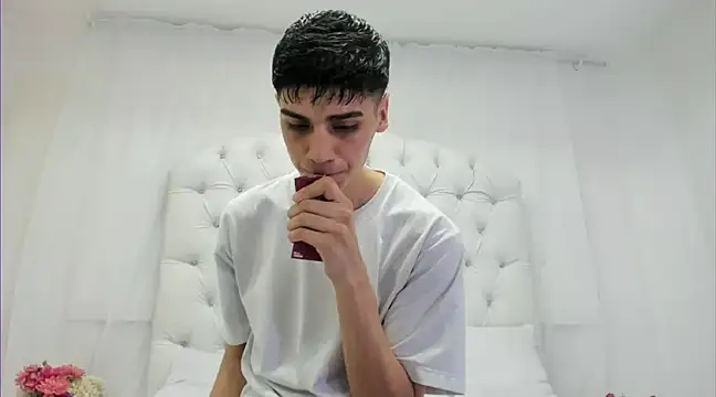 Snapshot of frank_jhonsson chatting on 02.27.25 frank jhonsson online show from 02.27.25