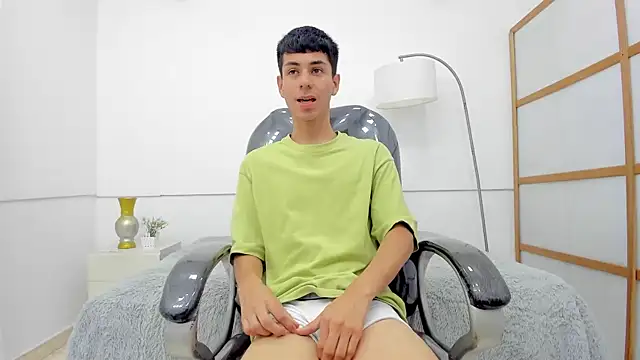 Snapshot of Johann_sex chatting on 09.10.25 Johann sex online show from 09.10.25