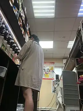 AlishaPrettyBlade online show from 10.22.25