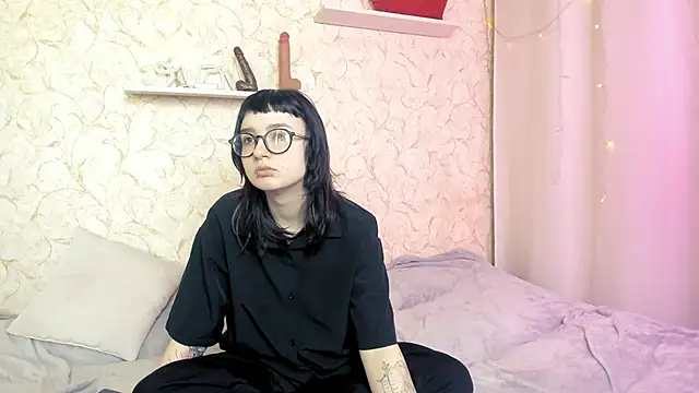 Snapshot of Nasy chatting on 03.05.25 Nasy online show from 03.05.25