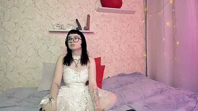 Snapshot of Nasy chatting on 03.06.25 Nasy online show from 03.06.25