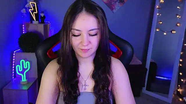 Snapshot of AshleySkott_ chatting on 02.20.25 AshleySkott online show from 02.20.25