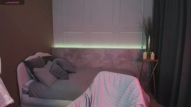 Snapshot of Sandra_Kind chatting on 03.05.25 Sandra Kind online show from 03.05.25