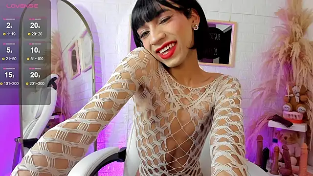 Snapshot of Danny_Luxx chatting on 02.26.25 Danny Luxx online show from 02.26.25