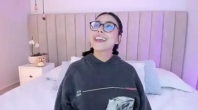 miss martiina online show from 03.13.25