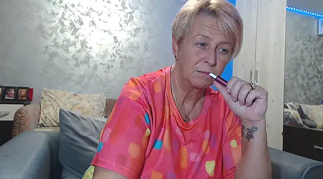 Snapshot of RosesandLillies chatting on 01.16.25 RosesandLillies online show from 01.16.25