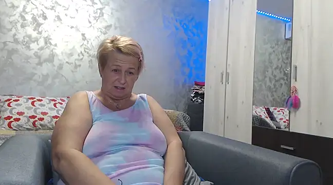 Snapshot of RosesandLillies chatting on 01.21.25 RosesandLillies online show from 01.21.25