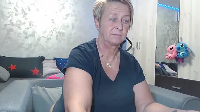 Snapshot of RosesandLillies chatting on 03.15.26 RosesandLillies online show from 03.15.26