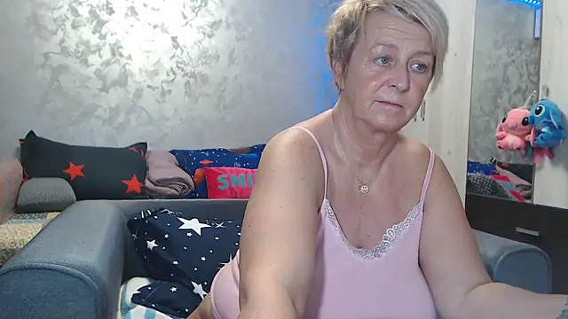 Snapshot of RosesandLillies chatting on 03.22.26 RosesandLillies online show from 03.22.26