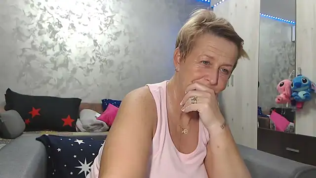 Snapshot of RosesandLillies chatting on 04.03.26 RosesandLillies online show from 04.03.26