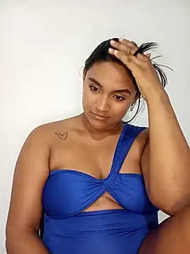 Snapshot of victoria_roussee chatting on 03.20.25 victoria roussee online show from 03.20.25