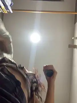 Snapshot of NatashaRex chatting on 11.30.25 NatashaRex online show from 11.30.25