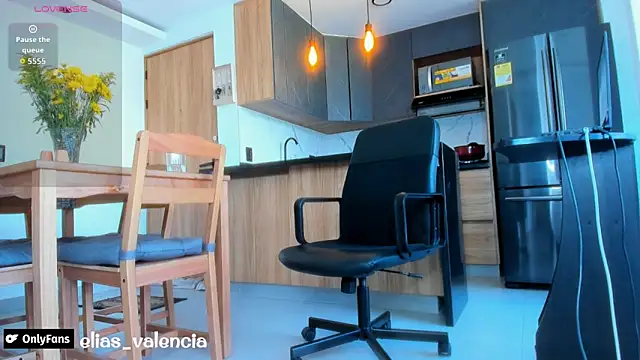 Snapshot of fitnolan chatting on 02.26.26 fitnolan online show from 02.26.26