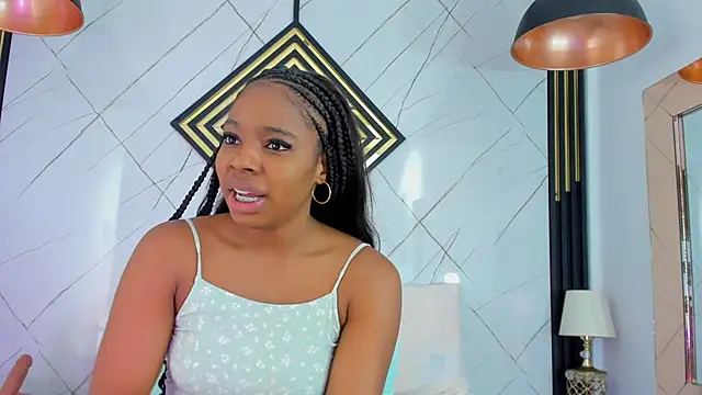 Snapshot of EmilyDiaaz chatting on 10.18.25 EmilyDiaaz online show from 10.18.25