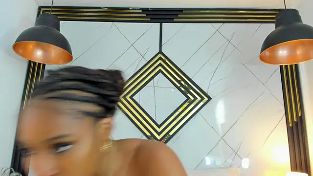 Snapshot of EmilyDiaaz chatting on 10.19.25 EmilyDiaaz online show from 10.19.25