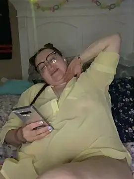 HTXBELLE online show from 03.04.25