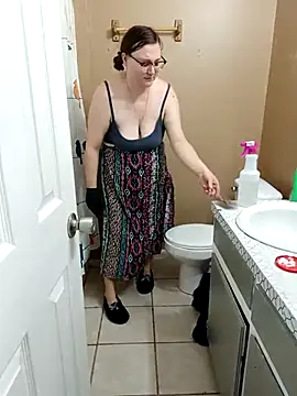 HTXBELLE online show from 10.15.25