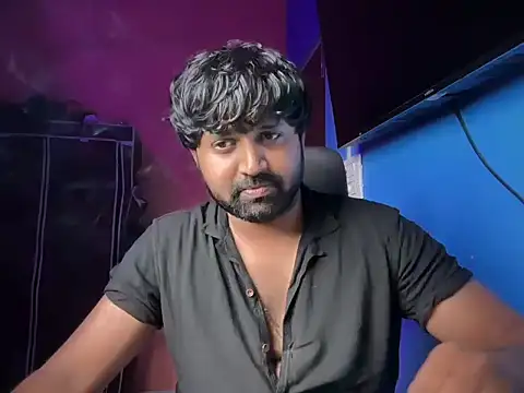 Snapshot of screwdrivertournevis3 chatting on 10.24.25 screwdrivertournevis3 online show from 10.24.25