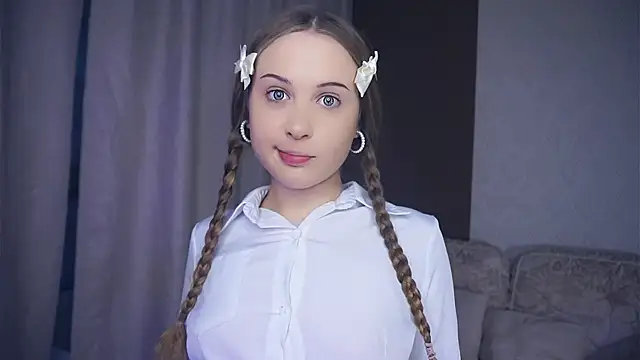 Snapshot of QuennaCoote chatting on 01.08.26 QuennaCoote online show from 01.08.26