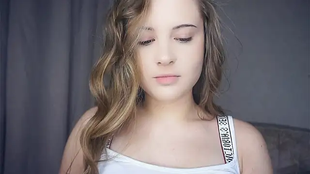 Snapshot of QuennaCoote chatting on 01.14.26 QuennaCoote online show from 01.14.26