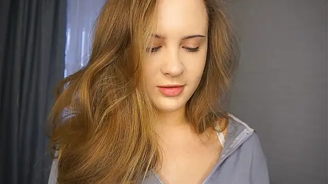 Snapshot of QuennaCoote chatting on 02.15.26 QuennaCoote online show from 02.15.26