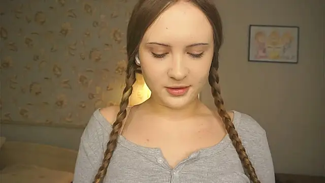 Snapshot of QuennaCoote chatting on 02.26.26 QuennaCoote online show from 02.26.26