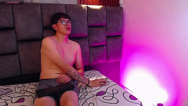 Evie Demn7 online show from 02.28.25