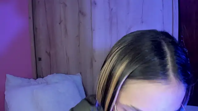 Snapshot of TANIA_06 chatting on 05.21.26 TANIA 06 online show from 05.21.26
