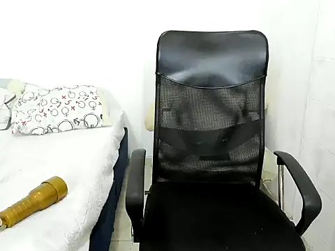 Snapshot of seigfried0 chatting on 03.02.25 seigfried0 online show from 03.02.25