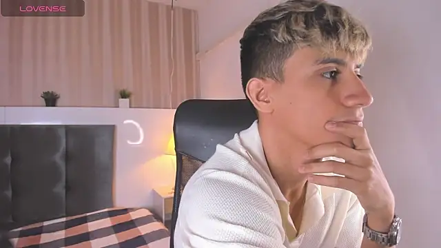 Allex Cano online show from 02.24.25