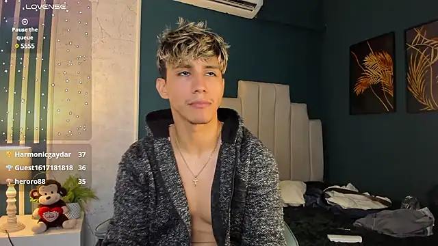 Allex Cano online show from 03.17.25