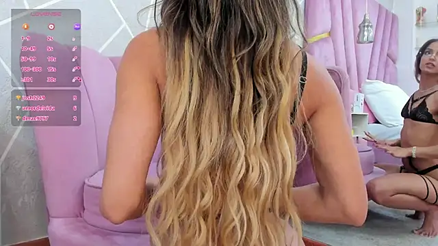 Snapshot of EmmyCortez chatting on 03.04.25 EmmyCortez online show from 03.04.25