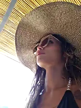 Snapshot of EmmyCortez chatting on 03.11.25 EmmyCortez online show from 03.11.25