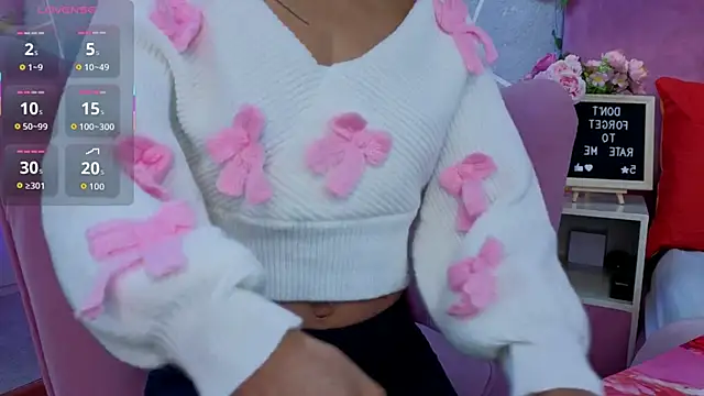 Snapshot of EmmyCortez chatting on 11.04.25 EmmyCortez online show from 11.04.25