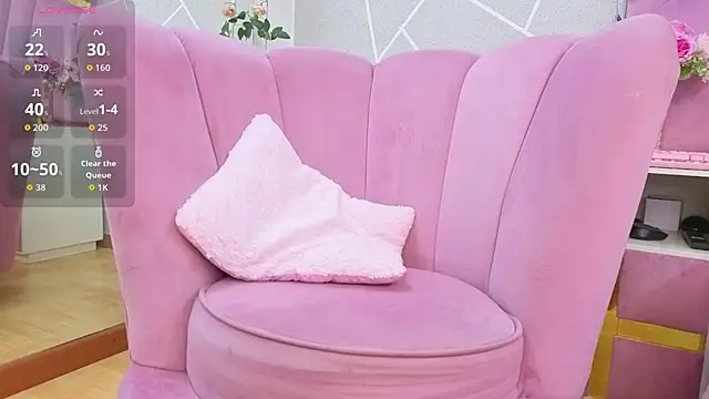 Snapshot of EmmyCortez chatting on 11.26.25 EmmyCortez online show from 11.26.25