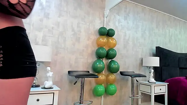 NahomyCarther online show from 03.30.26