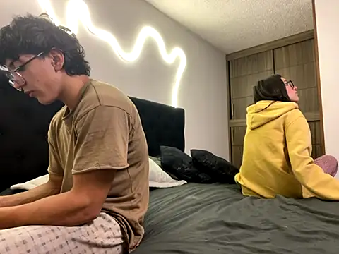 Snapshot of DesireLuxe chatting on 10.08.25 DesireLuxe online show from 10.08.25