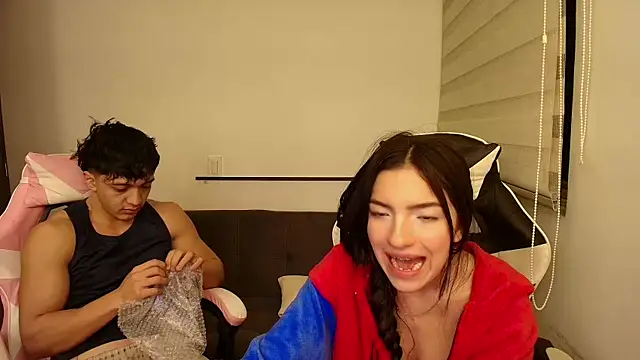 Snapshot of DesireLuxe chatting on 11.26.25 DesireLuxe online show from 11.26.25