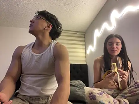 DesireLuxe online show from 04.17.26