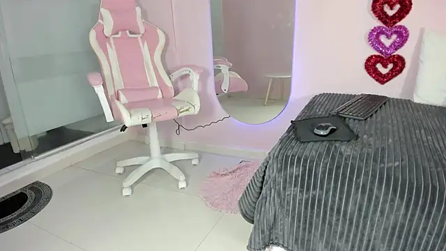 emily sweett24 online show from 02.24.25