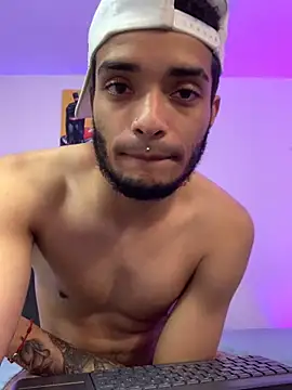 Snapshot of eross_chipre_ chatting on 03.22.25 eross chipre online show from 03.22.25