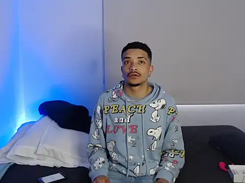 Snapshot of eross_chipre_ chatting on 09.22.25 eross chipre online show from 09.22.25