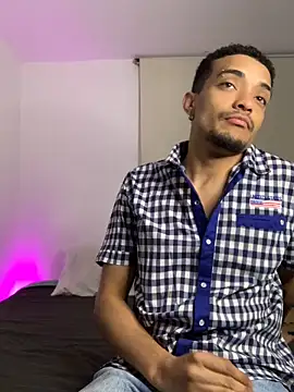 Snapshot of eross_chipre_ chatting on 10.06.25 eross chipre online show from 10.06.25