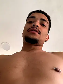 Snapshot of eross_chipre_ chatting on 11.05.25 eross chipre online show from 11.05.25