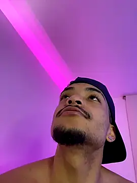 Snapshot of eross_chipre_ chatting on 11.06.25 eross chipre online show from 11.06.25