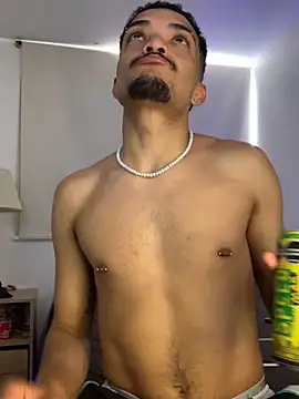 Snapshot of eross_chipre_ chatting on 11.12.25 eross chipre online show from 11.12.25